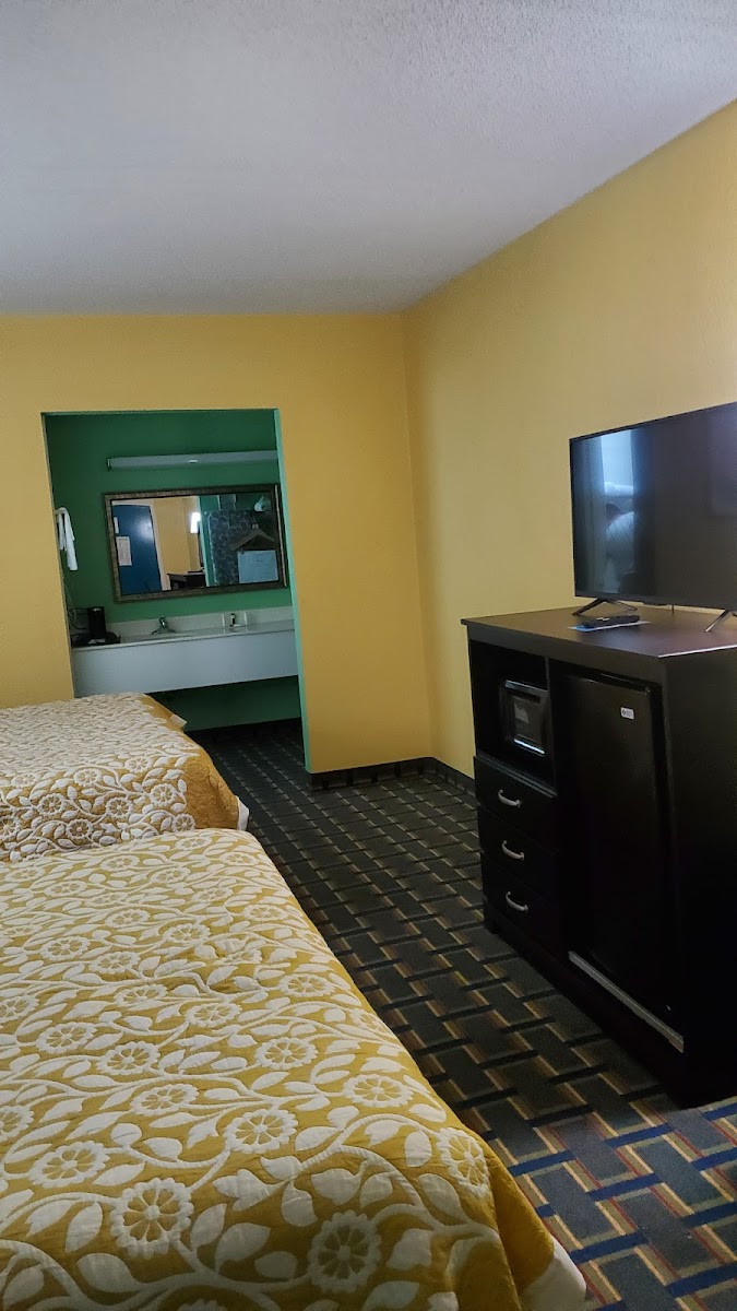 Sharolyn Motel & Campground